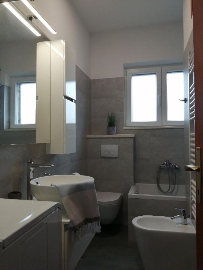 Apartments Jelka Postira Extérieur photo
